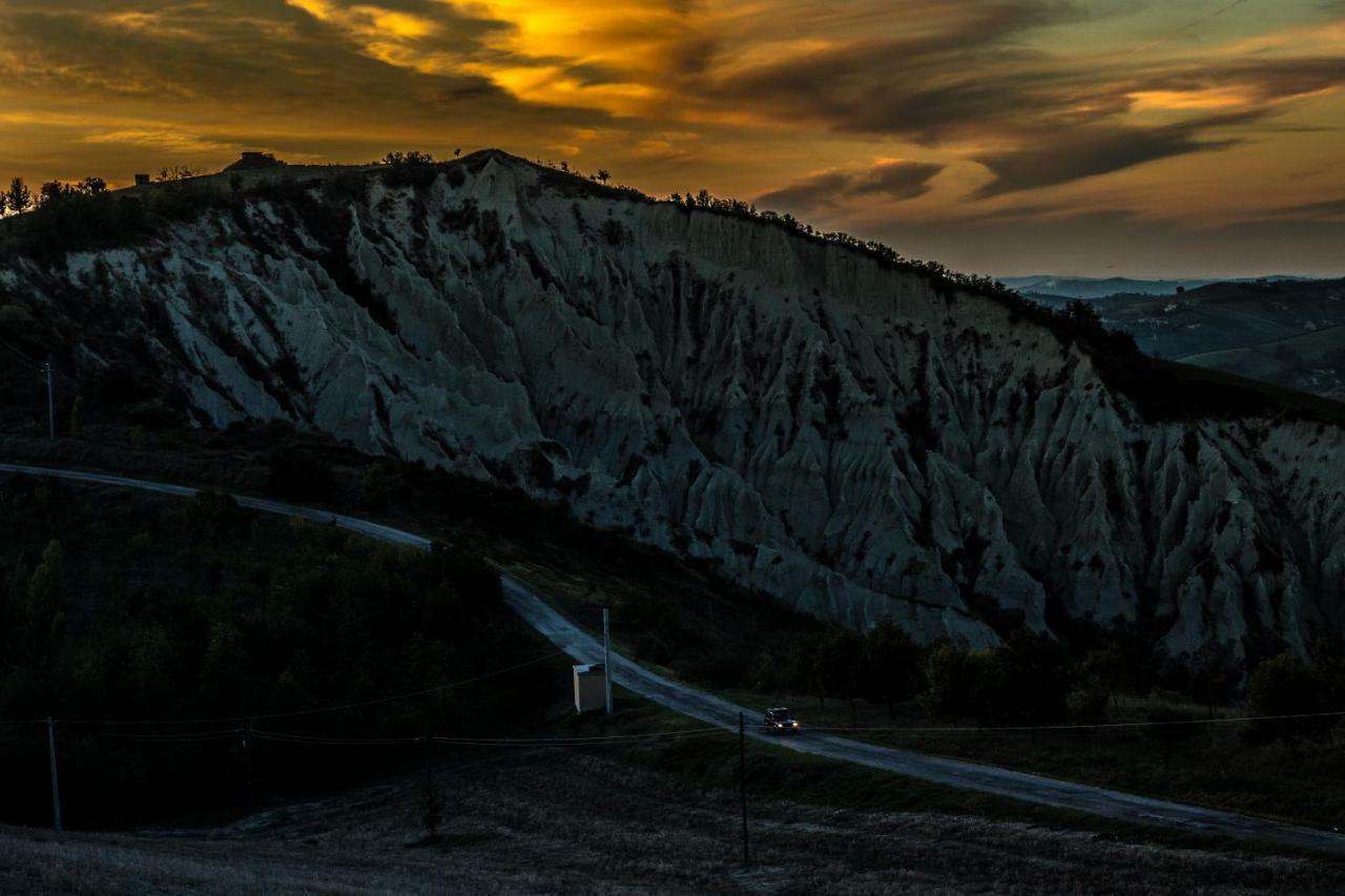 Agriturismo Terra Dei Falchi Castilenti Bagian luar foto