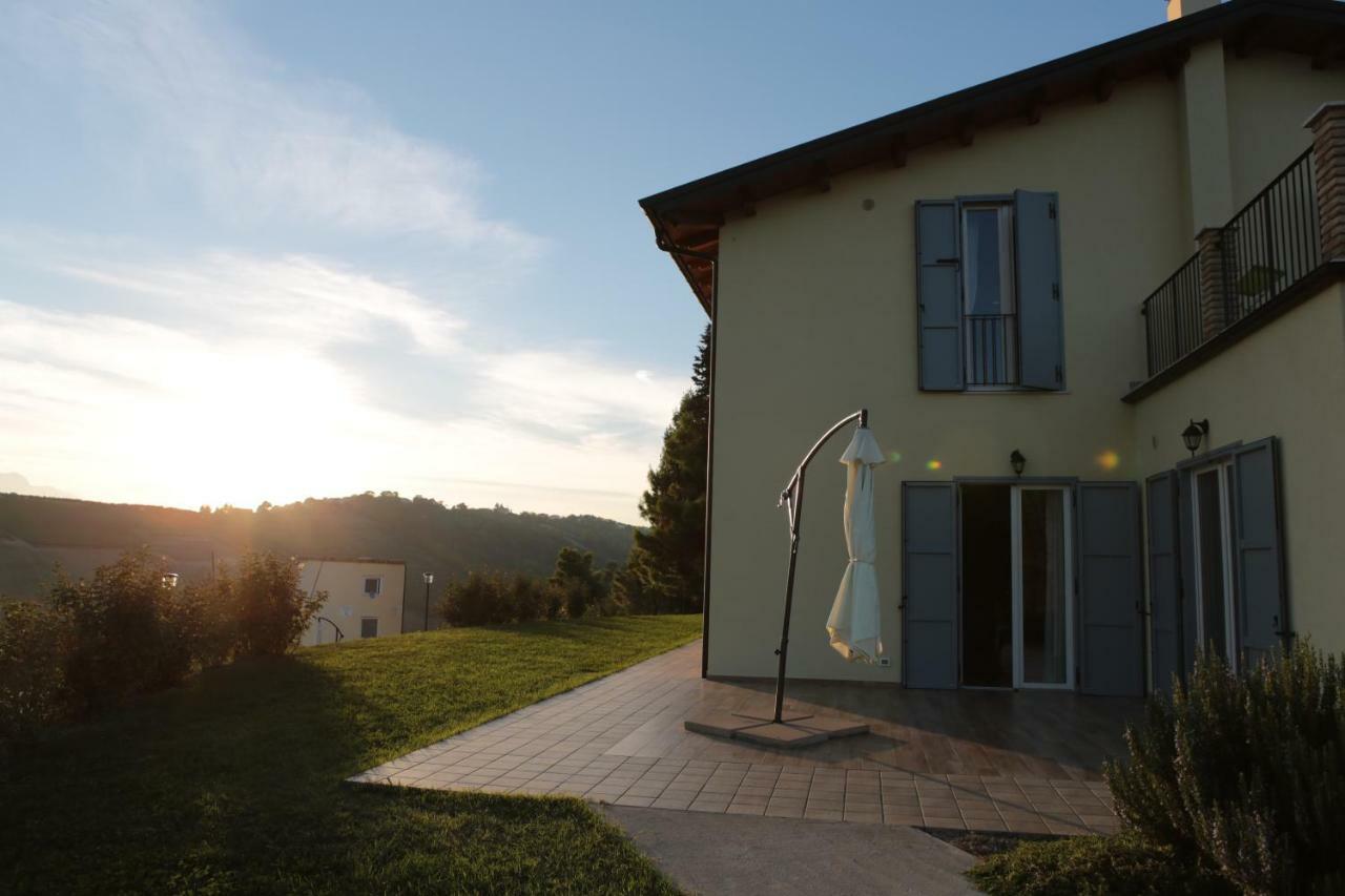 Agriturismo Terra Dei Falchi Castilenti Bagian luar foto