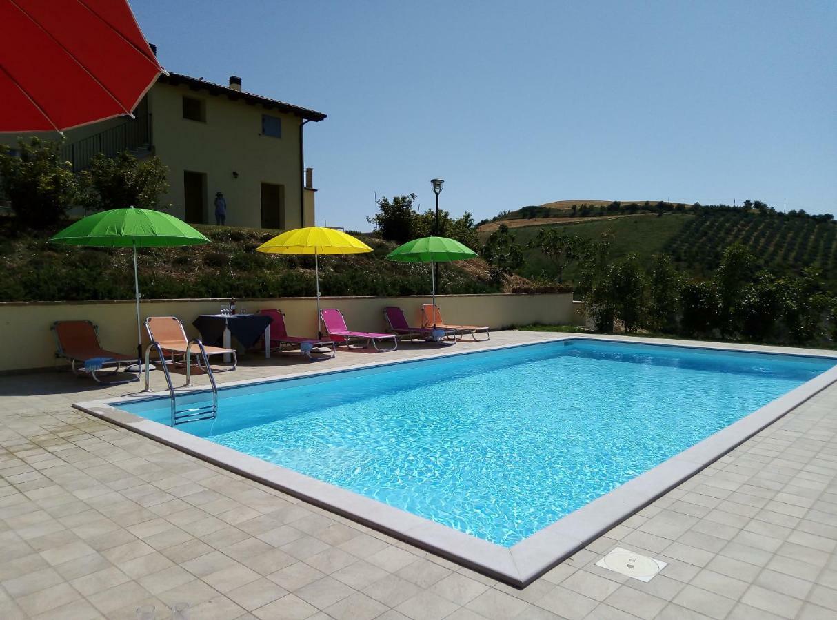 Agriturismo Terra Dei Falchi Castilenti Bagian luar foto