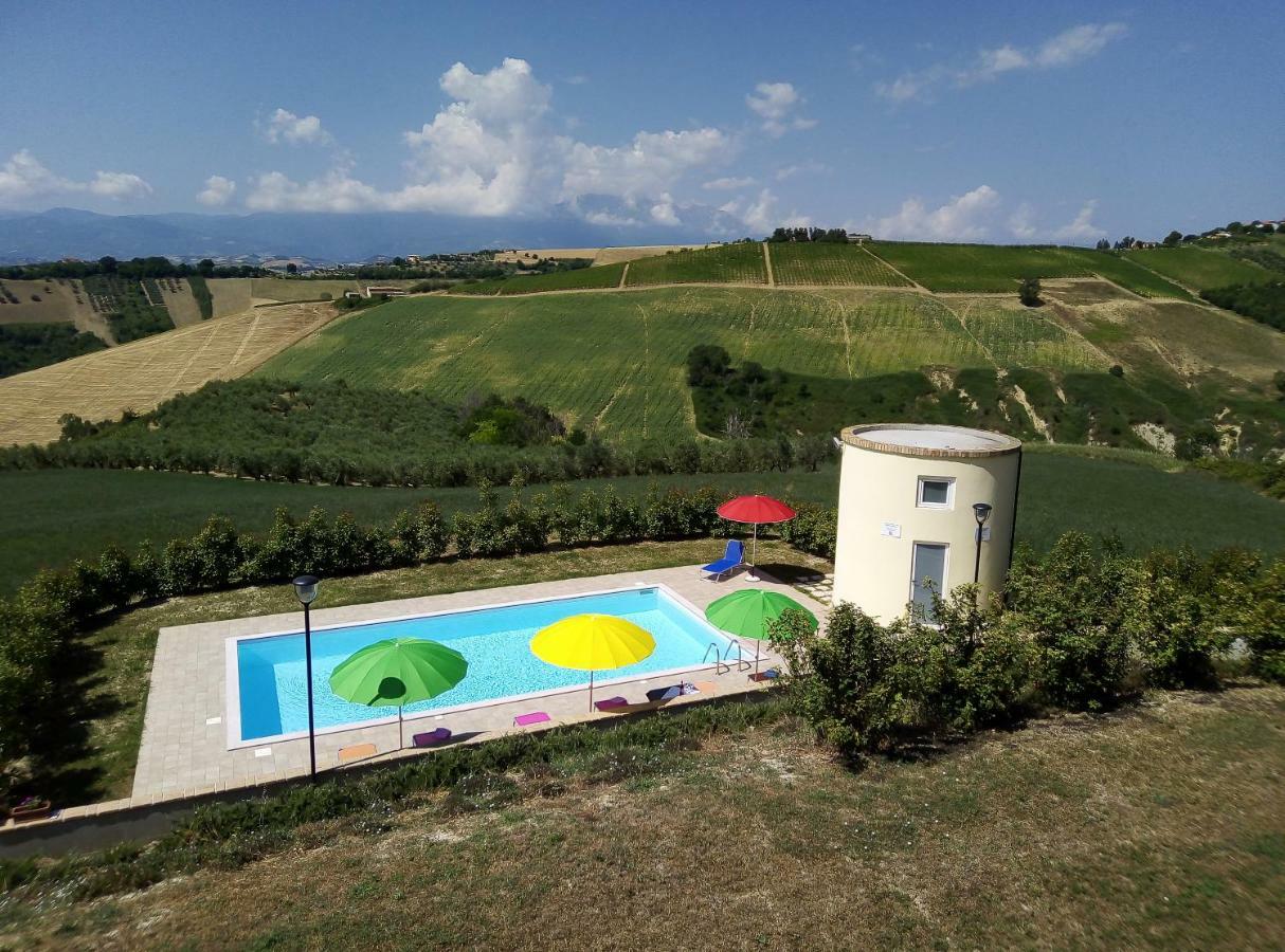 Agriturismo Terra Dei Falchi Castilenti Bagian luar foto
